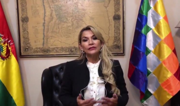 Llama presidenta de Bolivia a ciudadanos a sostener diálogos para disolver protestas
