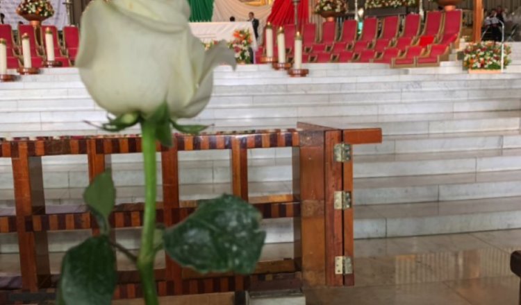 Pide Landau a Virgen de Guadalupe que bendiga relación entre México y su país 