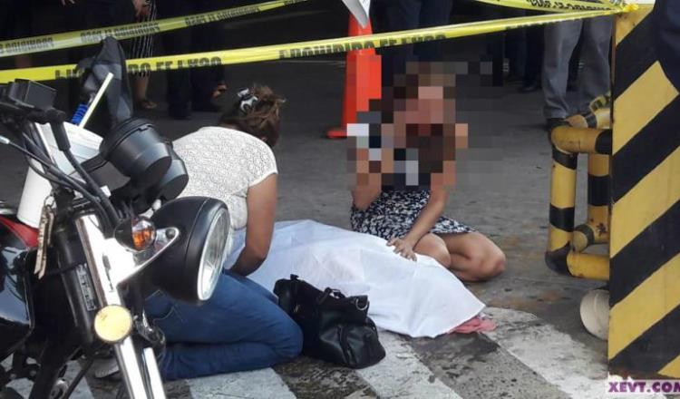 Muere hombre tras infartarse en plaza Olmeca