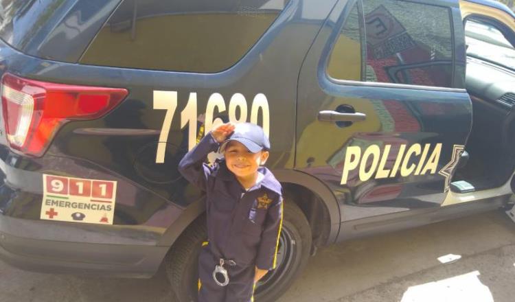 Niño de seis años sueña con ser policía