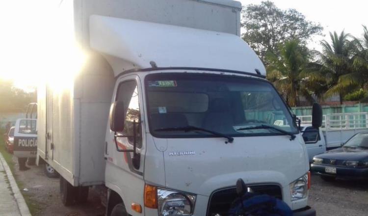 Recuperan vehículo robado con violencia en la ranchería González