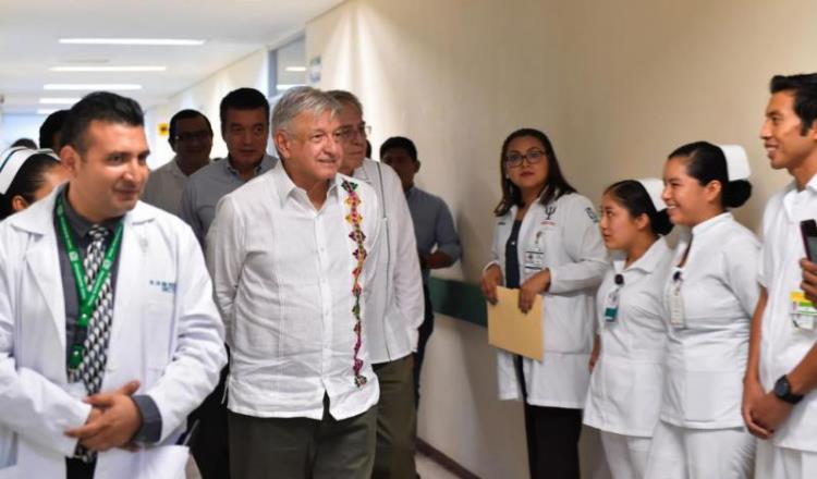 Confía López Obrador que con los médicos se salvará el sistema de Salud