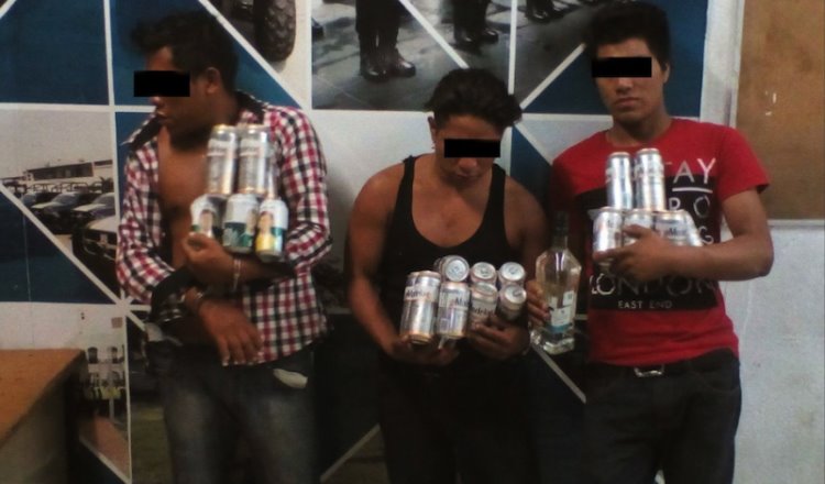 Saquean depósito de cerveza en Ruiz Cortines… pero los detienen