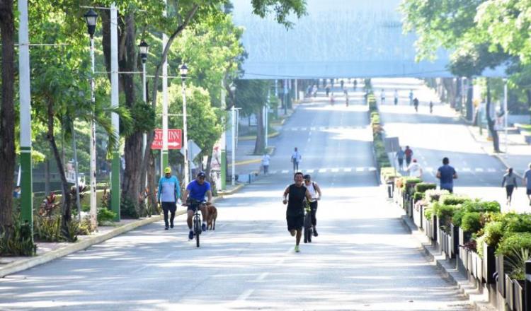 Urgen ciclistas a aprovechar semáforo verde para retomar paseos dominicales