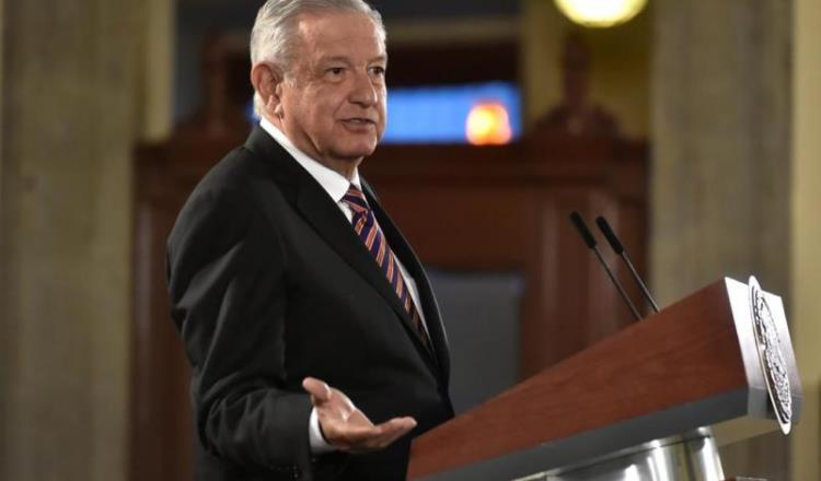 Reconoce López Obrador problemas para pagar programas federales