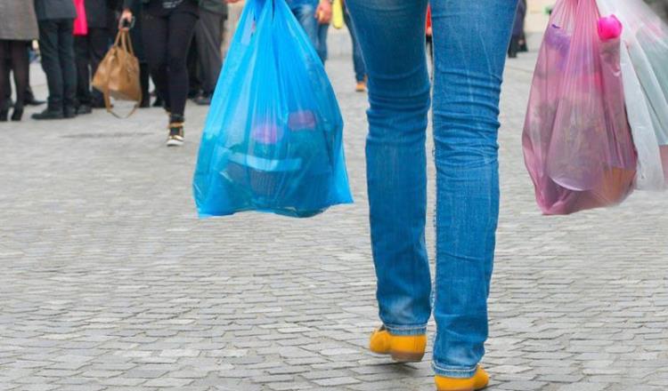 A partir de enero sancionarán con 4 mdp a empresas que den plásticos y popotes: Bienestar