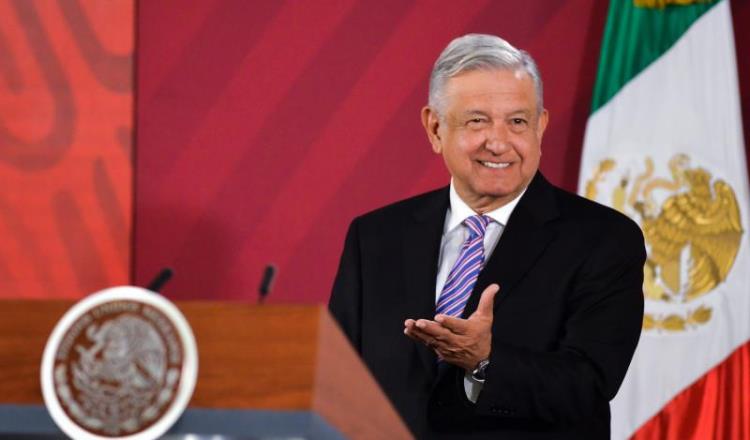 Que no haya linchamientos públicos, dice AMLO respecto a supuesto robo de libro por embajador mexicano