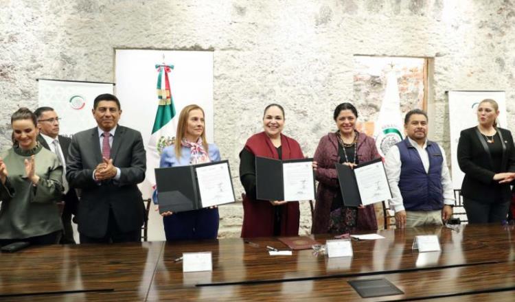 Firma Mónica Fernández Balboa convenio con la Secretaría de Cultura para digitalizar acervo histórico del Senado