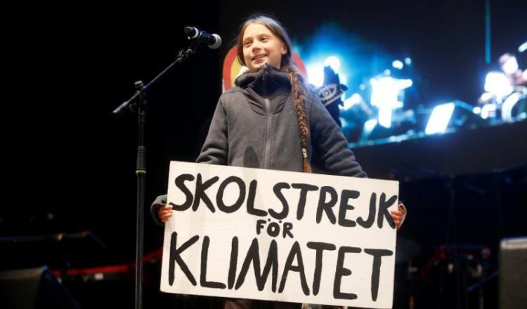 Marcha activista Greta Thunberg junto a miles de personas en España contra crisis climática