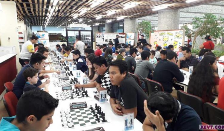 Celebran torneo de ajedrez de Afiliación 2020; participa niño de 6 años