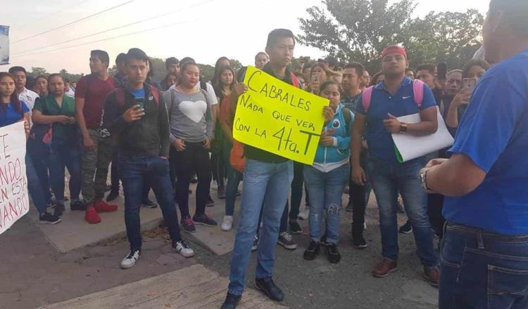 Se manifiestan estudiantes y docentes del Tec de Comalcalco