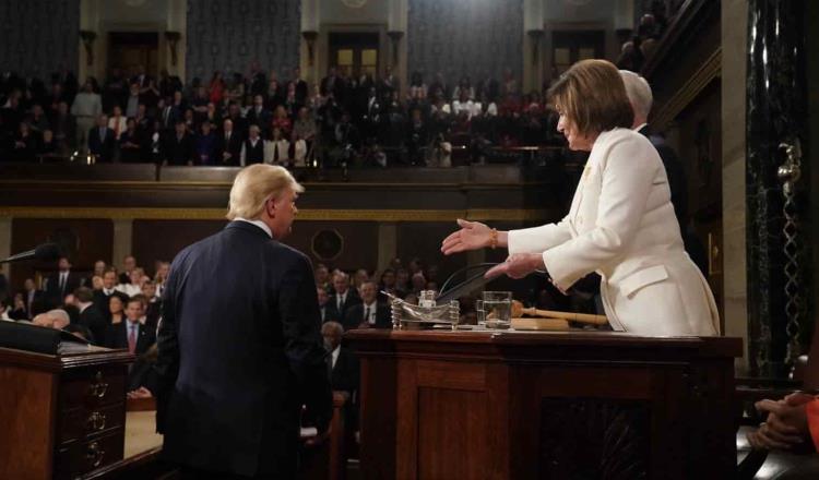 Deja Trump con la mano extendida a Nancy Pelosi durante su informe