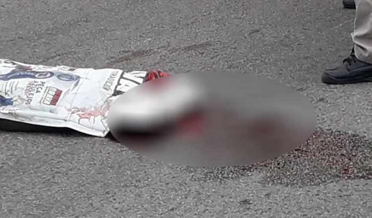 Muere motociclista tras ser atropellado por un tráiler en la Villahermosa-Cárdenas