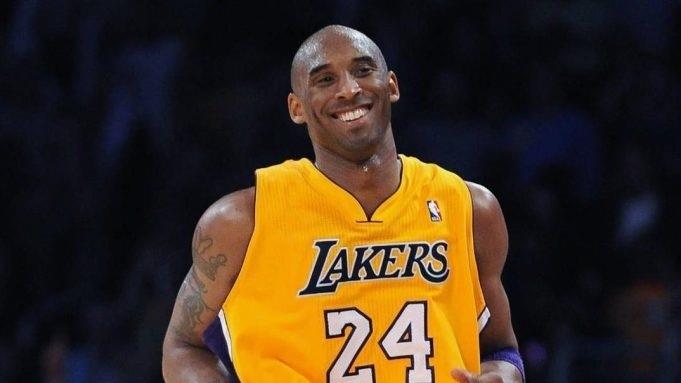 NBA entrega premio al Jugador Más Valioso del All-Star a Kobe Bryant