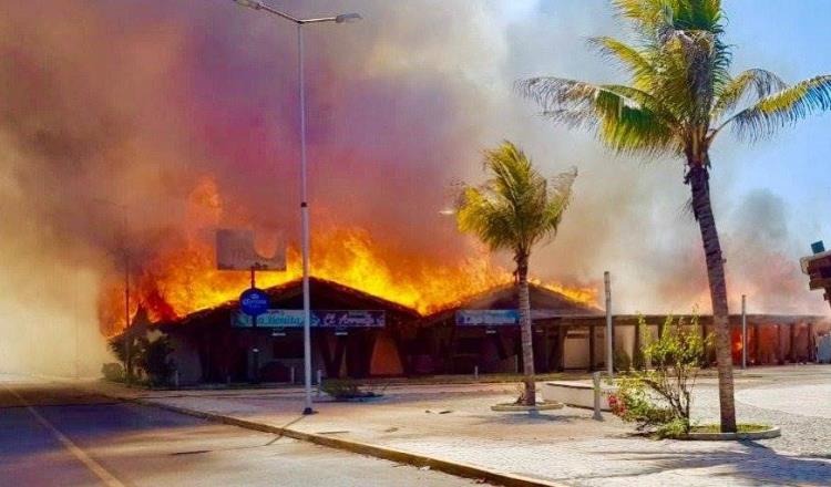 Se incendia Plaza Madero en Tapachula Chiapas