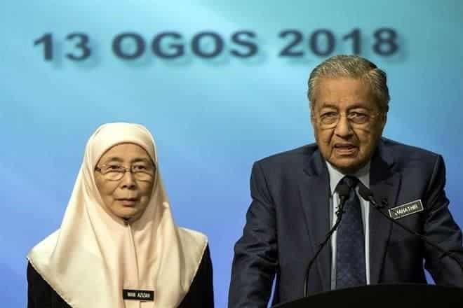 Dimite presidente de Malasia por tensiones internas en la coalición gobernante