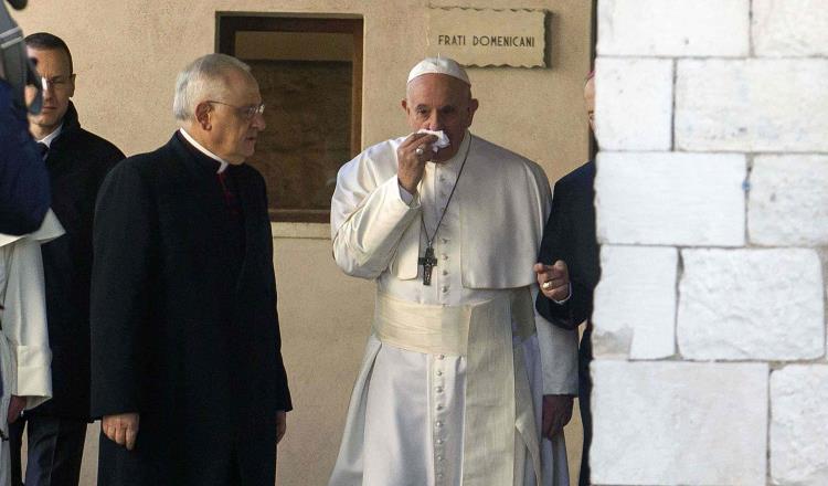 Cancela el Papa Francisco su participación en un retiro espiritual por resfriado que padece