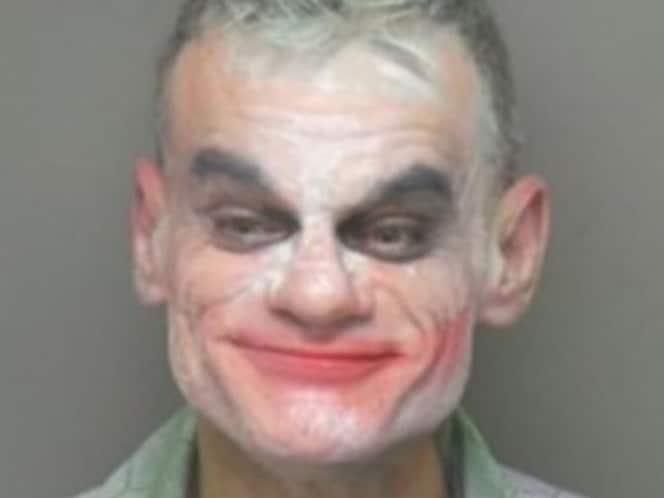 Arrestan en EU a hombre disfrazado del Joker fue acusado de efectuar una amenaza terrorista