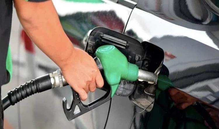 Bajan precios de gasolina en México tras alcanzar máximo histórico