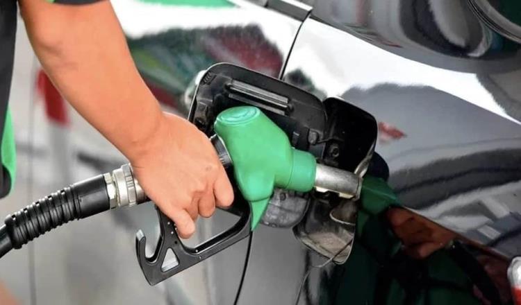 Pese a caída del precio del petróleo, la gasolina no bajará, señala Hacienda