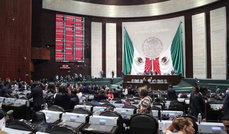 Diputados aprueban en San Lázaro, sin PRI, PAN y PRD, reelección de legisladores