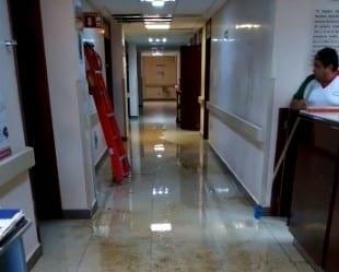 Continúa la crisis hospitalaria en Pemex; ahora atienden a pacientes de hemodiálisis entre fugas de agua