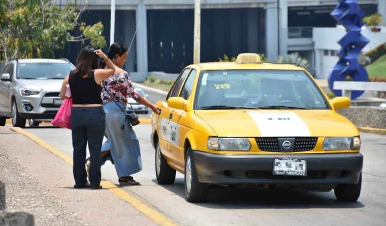 Estiman taxistas fuerte impacto económico en sus ingresos ante suspensión de operaciones en lugares concurridos