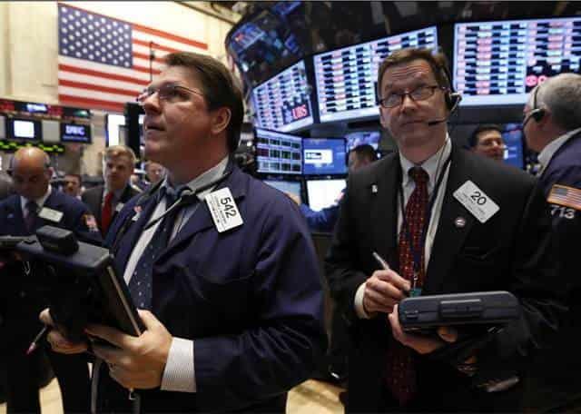 Cierra Wall Street con pérdidas a pesar del estímulo monetario dado por la Reserva Federal de EU