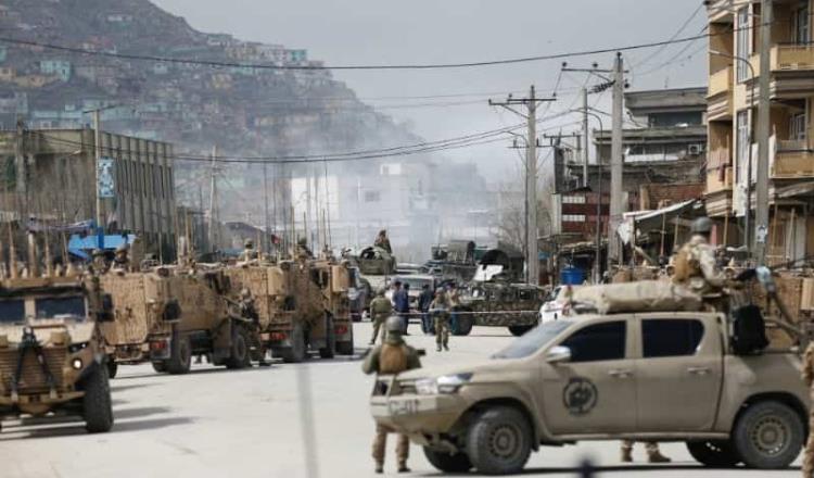 Mueren 25 personas en ataque bomba a templo en Afganistán