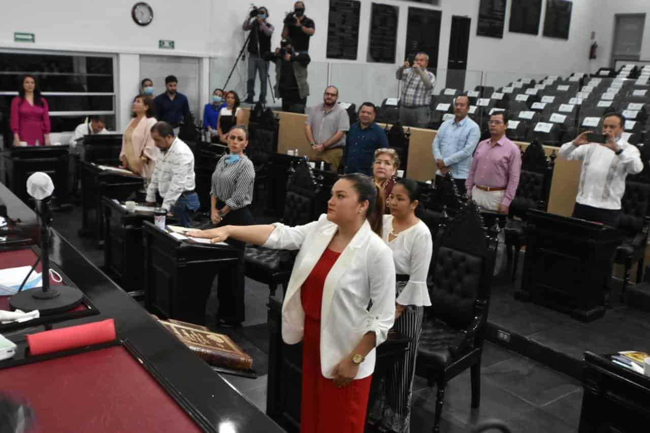 Rinde protesta la diputada suplente de Ingrid Rosas, Martha Karina Lujano Rodríguez