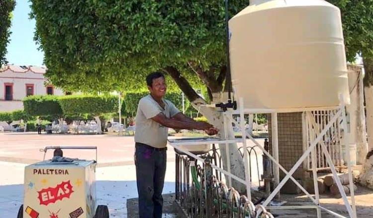 Instalan en Comalcalco contenedores de agua con lavabo y jabón para prevenir Covid-19 