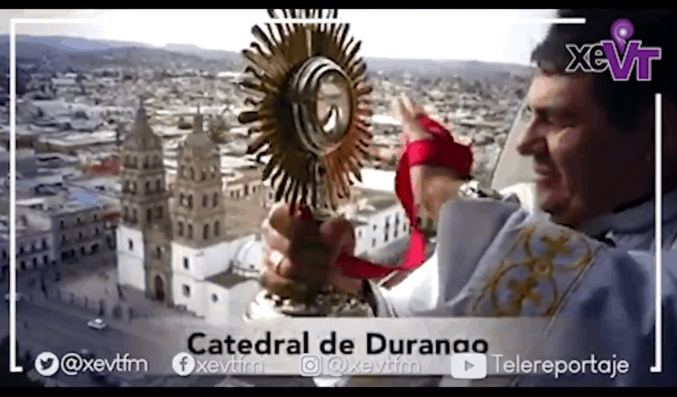 Bendice Arzobispo de Durango vías aérea la ciudad, ante emergencia del coronavirus
