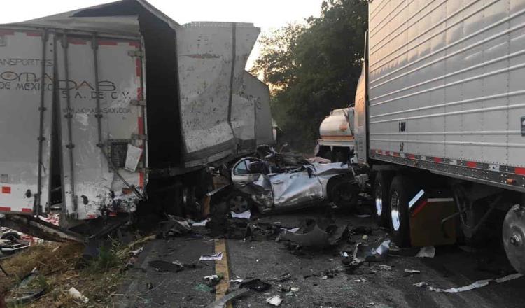 Dos muertos y seis heridos, deja accidente en la carretera Cárdenas-Coatzacoalcos