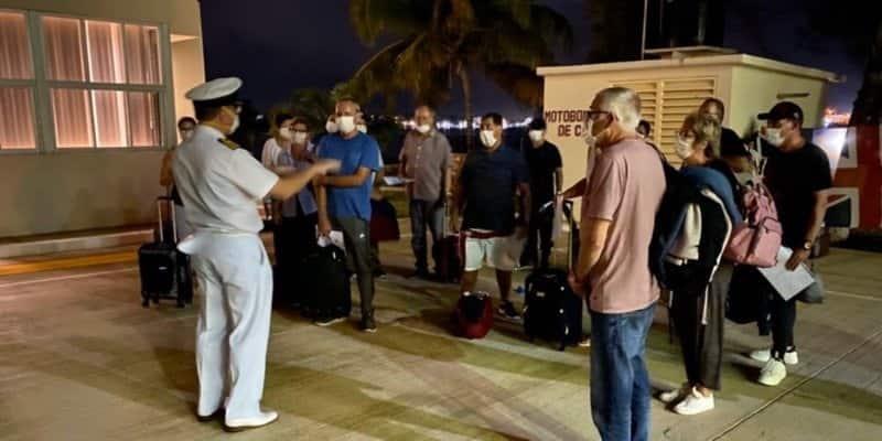 Repatria México a británicos varados de crucero en Yucatán: SCT