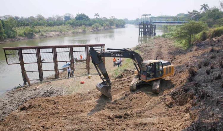 Desazolvan río Grijalva para garantizar agua en Villahermosa