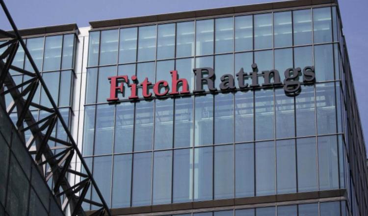 Fitch Rating reduce calificación crediticia a PEMEX