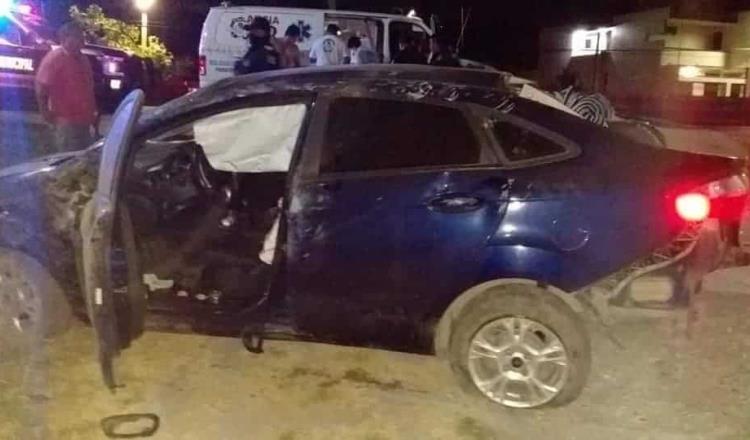 Se registra aparatoso accidente automovilístico en la vía a Dos Bocas; no hubo heridos