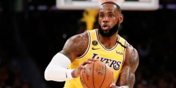 LeBron James rompe su propio récord de salario en la NBA