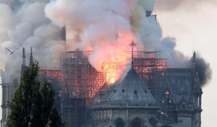 Suenan campanas de Notre Dame, a un año del incendio