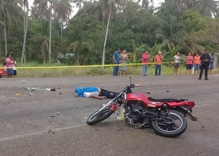 Muere Policía de Paraíso al derrapar con su moto en la carretera El Bellote-Chiltepec