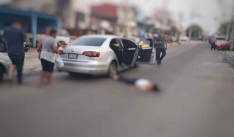 Lesionan policías a una dama en Primero de Mayo