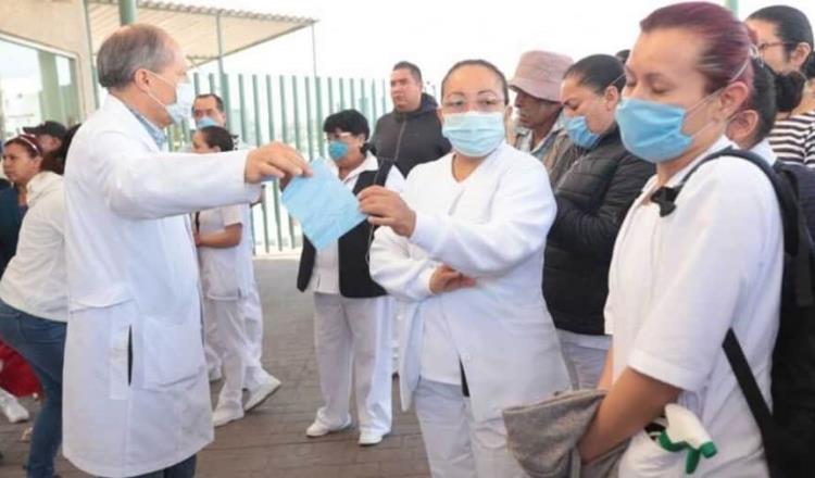 Anuncia AMLO contratación de 4 mil trabajadores médicos, pero falta más personal para atender pandemia
