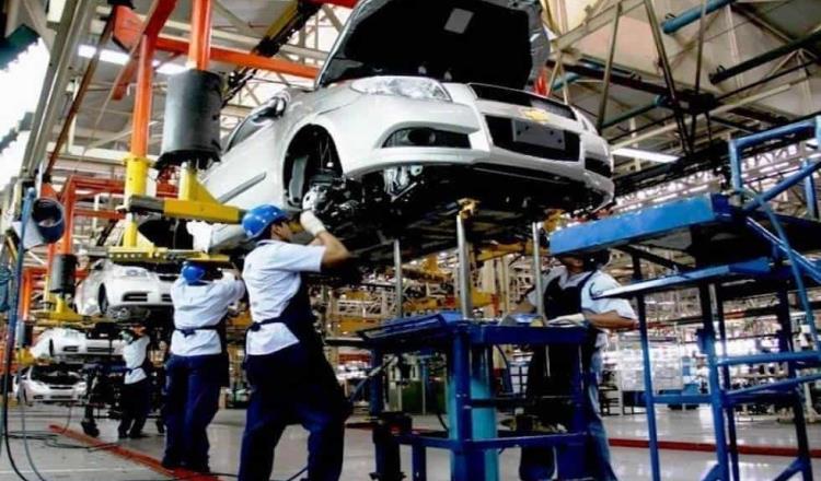 Gobernadores del PAN afirman que Ebrard abogará para que sector automotriz se considere esencial