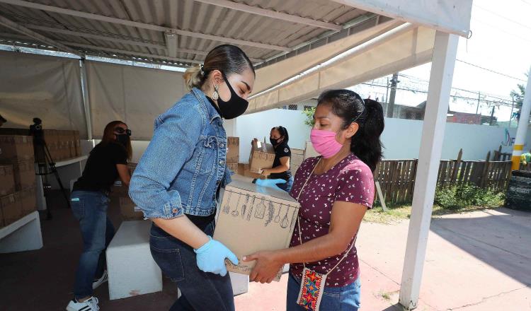 Chivas entrega despensas y material médico ante pandemia