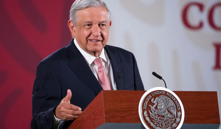 Ordena INE detener entrega de cartas de créditos firmadas por AMLO por violación a la Constitución