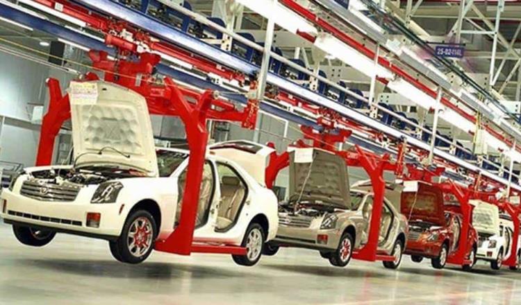 Industria automotriz registra caída del 64.5% en abril, reporta el INEGI