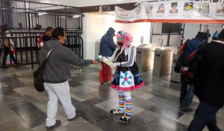 Implementan campaña Que no te cargue el payaso en el Metro de la CDMX