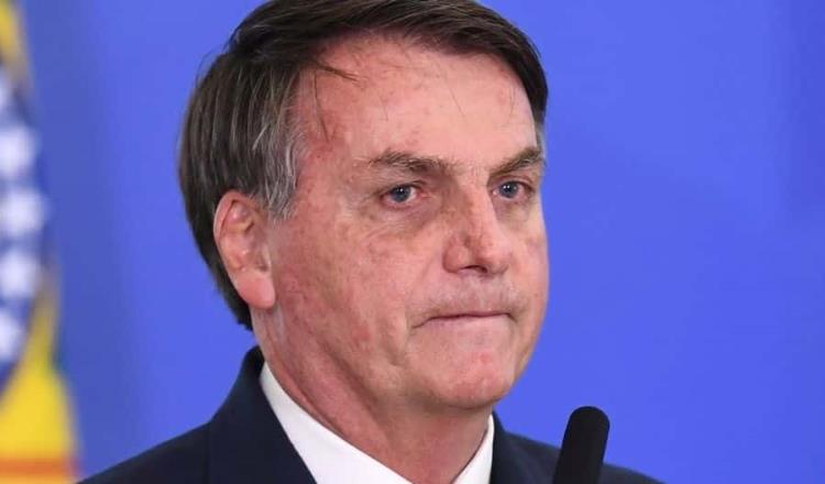 Bolsonaro exenta de responsabilidad a funcionarios públicos en el combate del Covid-19