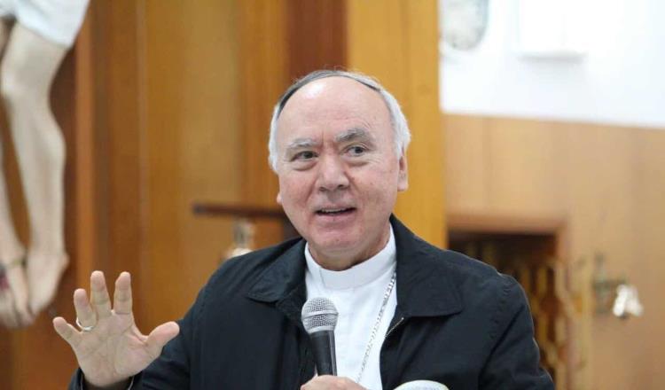 Arzobispo de Hermosillo, bendice a pacientes Covid del hospital Ignacio Chávez