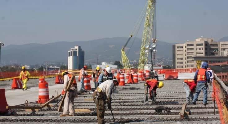 Trámites para reapertura de empresas de construcción, minería y transporte no será engorroso: AMLO